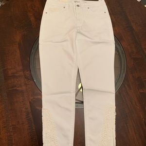Style & Co White Ankle Pants Size 8